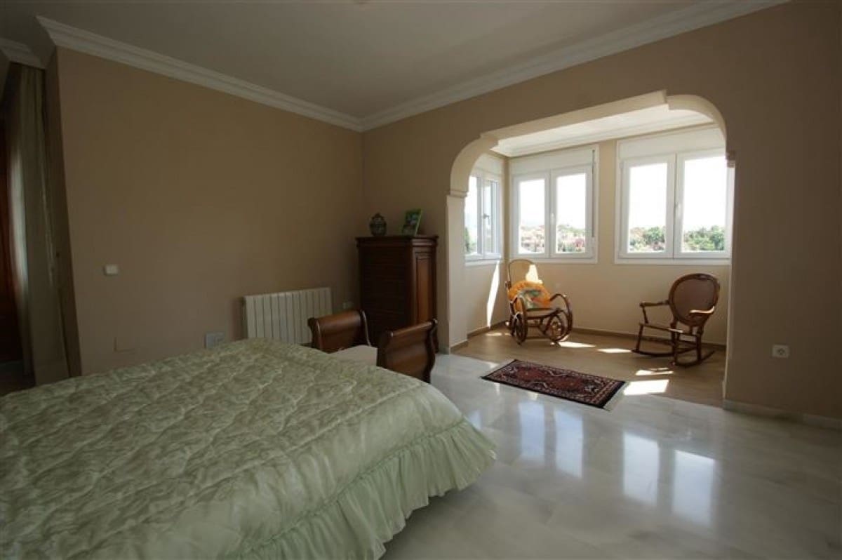 Chalet de 4 habitaciones en Marbella en venta con piscina garaje - 1.190.000 € (Ref: 9507176)