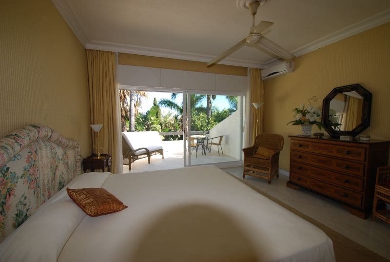 Chalet de 6 habitaciones en Marbella en venta con piscina garaje - 1.875.000 € (Ref: 9507182)