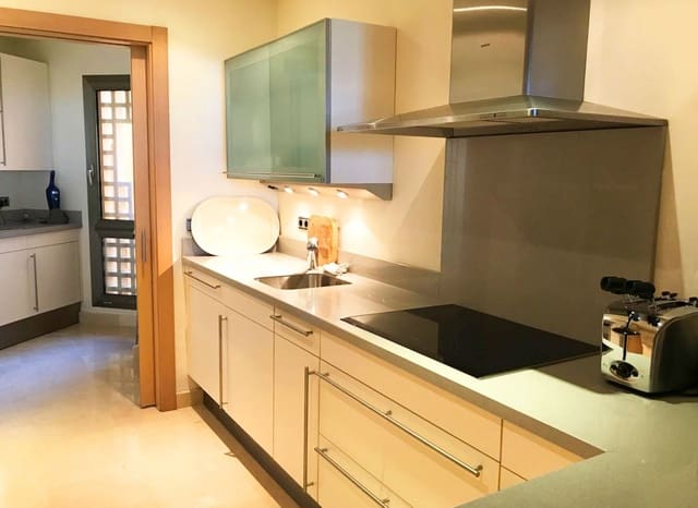 3 bedroom Apartment for sale in Marbella with pool - € 780,000 (Ref: 9507184)