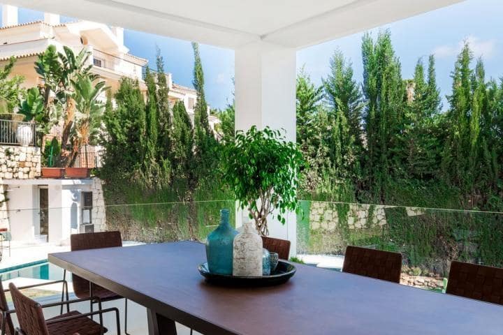 Chalet de 5 habitaciones en Marbella en venta con piscina garaje - 2.450.000 € (Ref: 9507191)