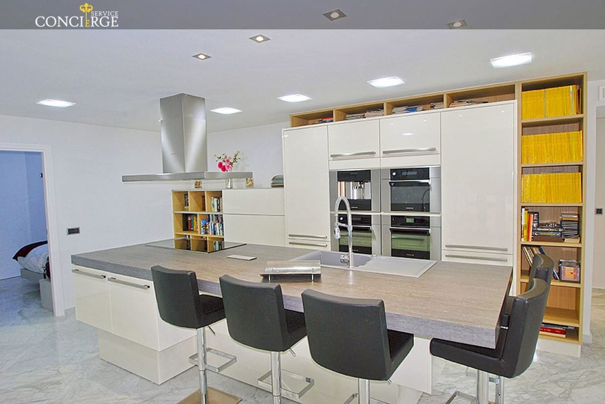 Apartamento de 3 habitaciones en Puerto Banus en venta con piscina garaje - 1.250.000 € (Ref: 9507195)