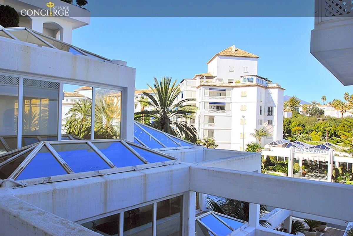 Apartamento de 3 habitaciones en Puerto Banus en venta con piscina garaje - 1.250.000 € (Ref: 9507195)