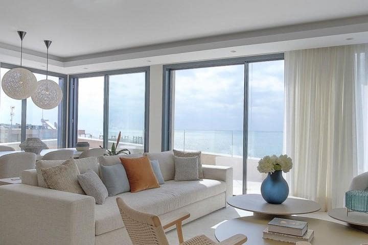 3 bedroom Penthouse for sale in Estepona with pool garage - € 2,290,000 (Ref: 9507199)