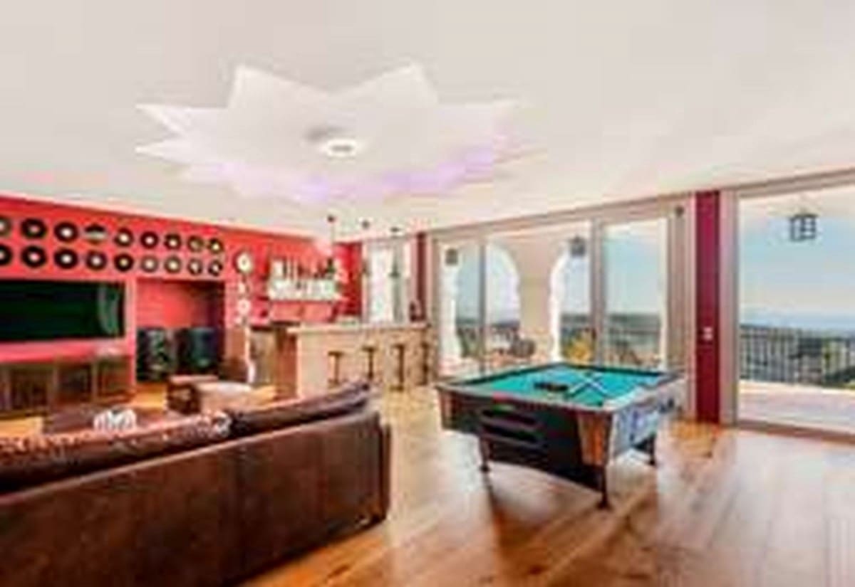 5 bedroom Villa for sale in Benahavis with pool garage - € 3,500,000 (Ref: 9507200)