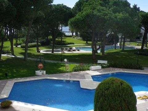 3 sypialnia Apartament na sprzedaż w Puerto Banus z basenem - 1 200 000 € (Ref: 9507204)