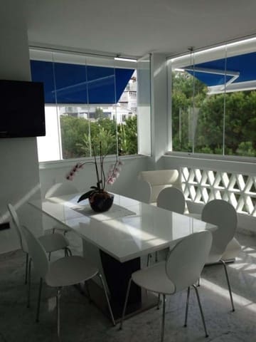 3 sypialnia Apartament na sprzedaż w Puerto Banus, Marbella z basenem - 1 200 000 € (Ref: 9507204)