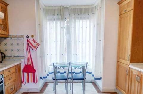 Casa de 3 habitaciones en Casares en venta con piscina garaje - 850.000 € (Ref: 9507205)