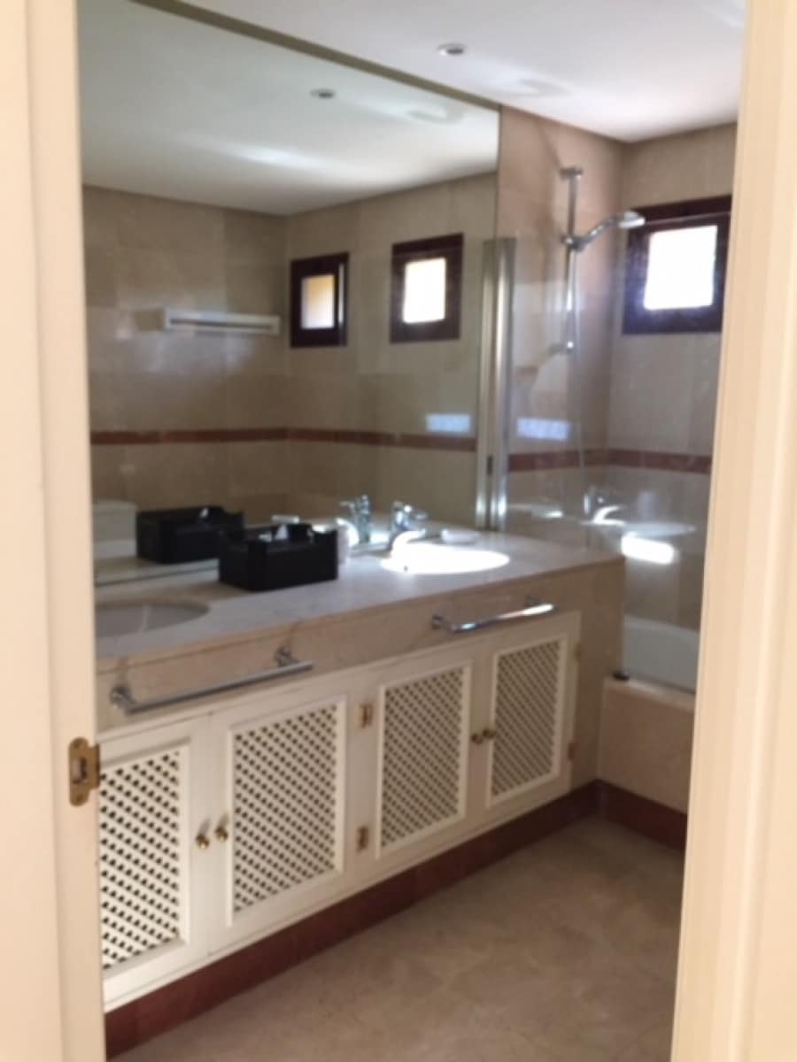 Apartamento de 3 habitaciones en Marbella en venta con piscina - 1.100.000 € (Ref: 9507209)