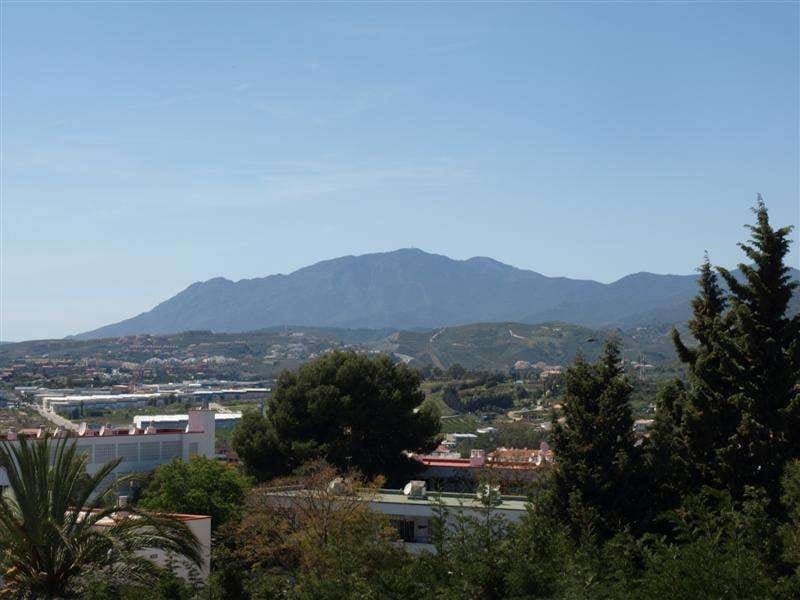 4 bedroom Townhouse for sale in Marbella with pool - € 899,000 (Ref: 9507211)