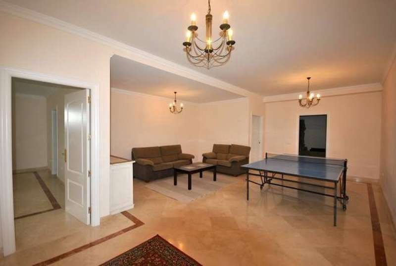 7 soverom Villa til salgs i Marbella med svømmebasseng garasje - € 2 450 000 (Ref: 9507213)