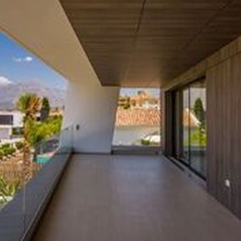 Chalet de 5 habitaciones en Marbella en venta con piscina garaje - 3.500.000 € (Ref: 9507216)