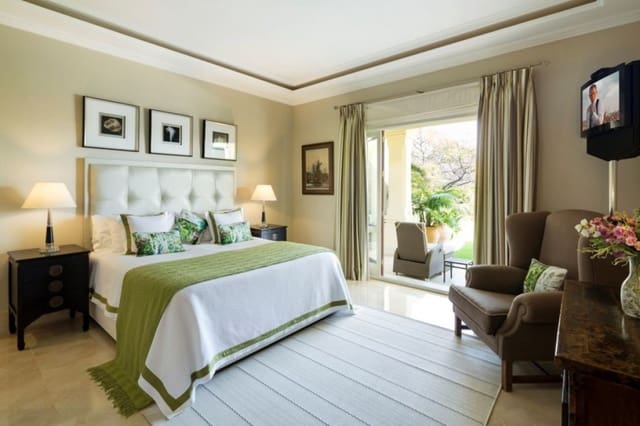 6 slaapkamer Villa te koop in Marbella met zwembad - € 2.950.000 (Ref: 9507261)