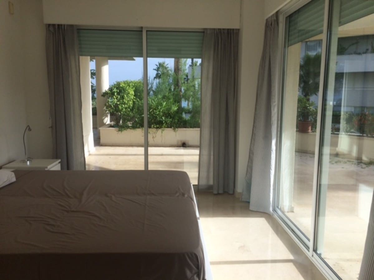 4 makuuhuone Huoneisto myytävänä paikassa Estepona mukana uima-altaan - 965 000 € (Ref: 9507265)