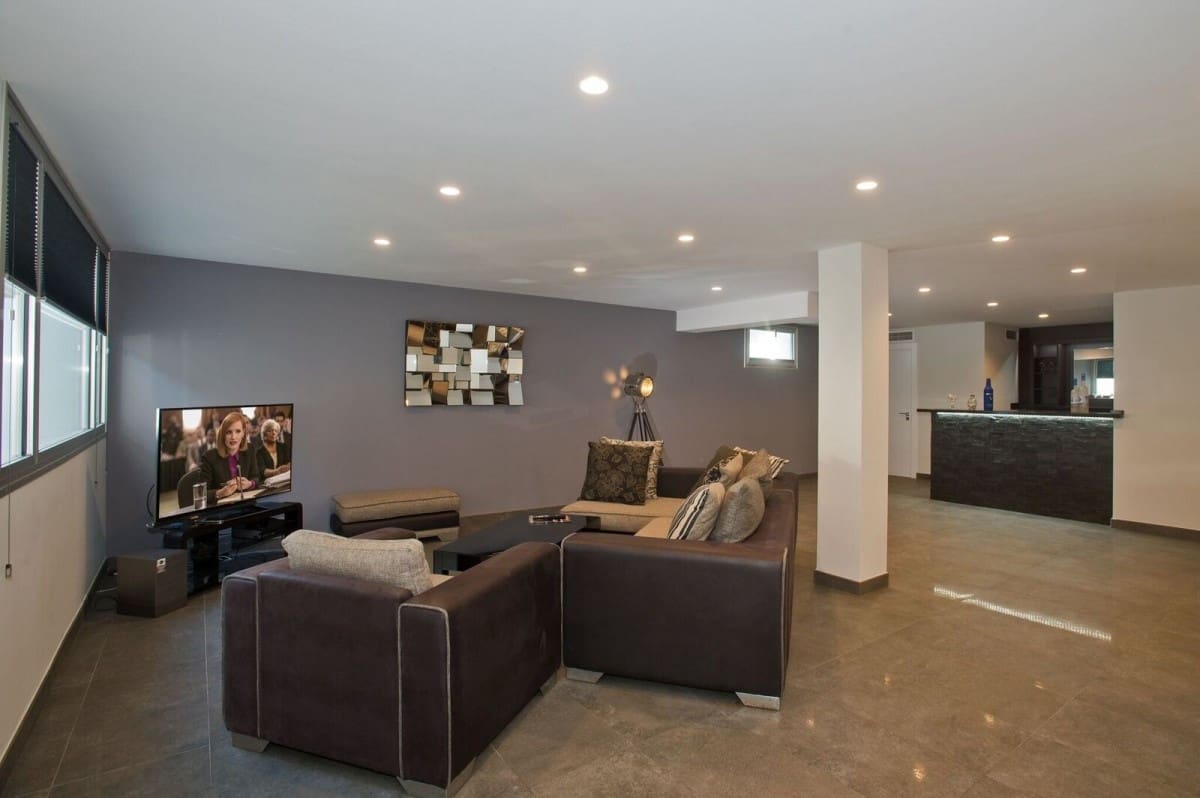 4 slaapkamer Villa te koop in Puerto Banus met zwembad garage - € 1.995.000 (Ref: 9507270)