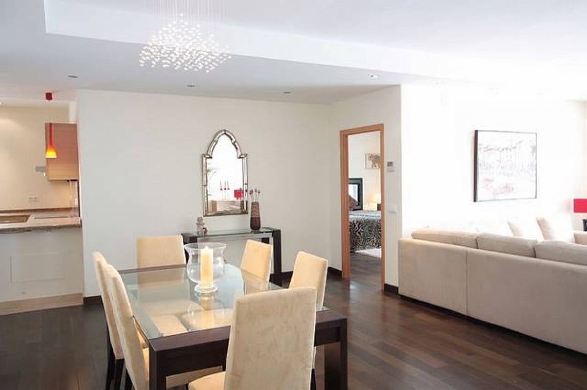 2 quarto Apartamento para venda em Puerto Banus com piscina - 995 000 € (Ref: 9507298)