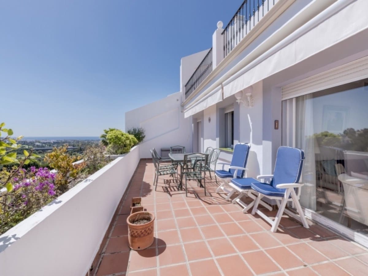 3 bedroom Apartment for sale in Benahavis with pool - € 305,000 (Ref: 9507300)