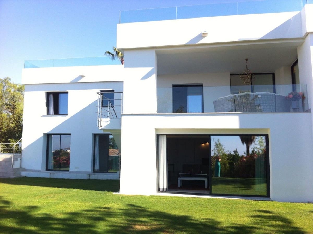 Chalet de 5 habitaciones en Marbella en venta con piscina garaje - 1.795.000 € (Ref: 9507302)