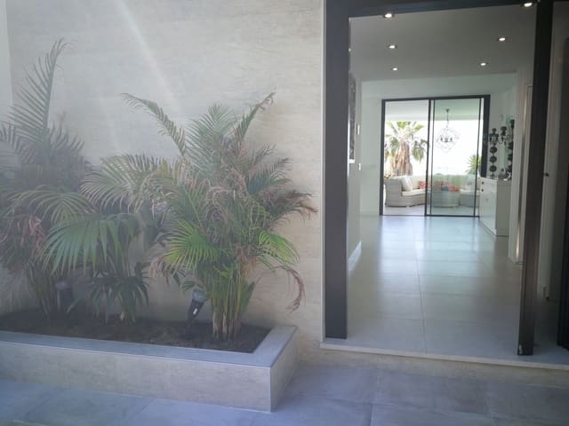 Chalet de 5 habitaciones en Marbella en venta con piscina garaje - 1.795.000 € (Ref: 9507302)