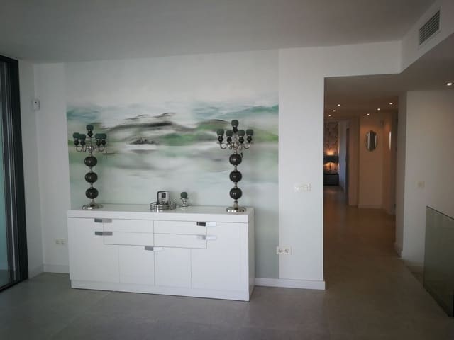 Chalet de 5 habitaciones en Marbella en venta con piscina garaje - 1.795.000 € (Ref: 9507302)