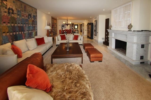 3 makuuhuone Huoneisto myytävänä paikassa Marbella mukana uima-altaan 
autotalli - 1 950 000 € (Ref: 9507317)