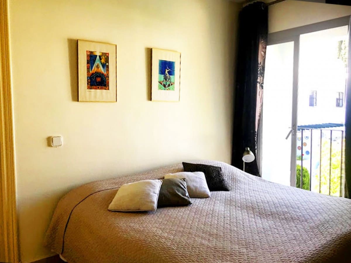 4 sypialnia Dom na sprzedaż w Nueva Andalucia z basenem garażem - 339 000 € (Ref: 9507321)