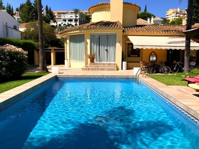 Chalet de 4 habitaciones en Marbella en venta con piscina garaje - 1.395.000 € (Ref: 9507324)