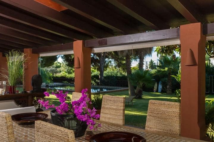 5 bedroom Villa for sale in Marbella with pool garage - € 2,200,000 (Ref: 9507326)