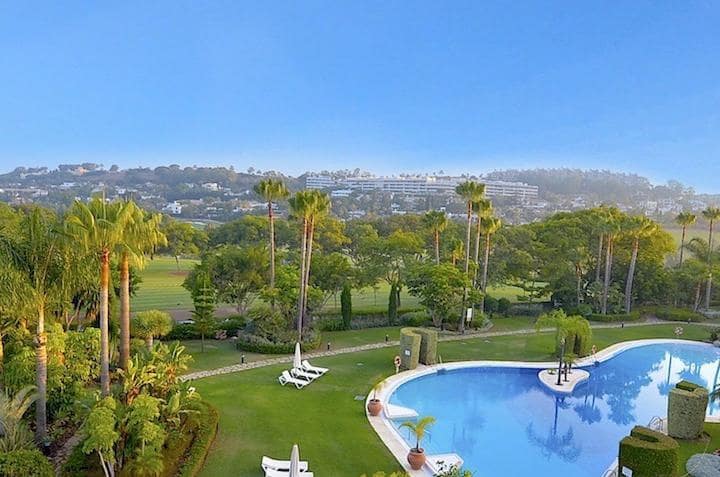 4 quarto Penthouse para venda em Marbella com piscina garagem - 2 495 000 € (Ref: 9507327)