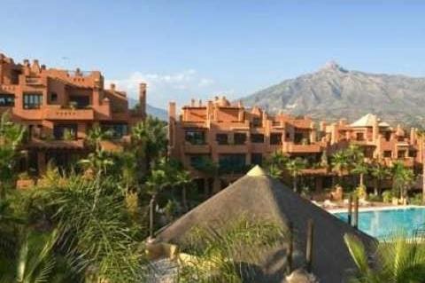 3 makuuhuone Huoneisto myytävänä paikassa Puerto Banus mukana uima-altaan - 900 000 € (Ref: 9507335)