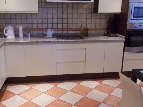 6 slaapkamer Villa te koop in Puerto Banus met zwembad - € 1.250.000 (Ref: 9507339)