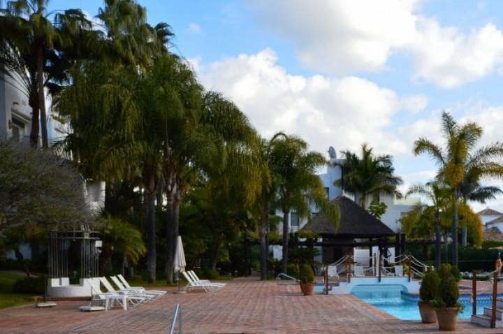 2 soveværelse Lejlighed til salg i Golden Mile med swimmingpool garage - € 2.500.000 (Ref: 9507340)