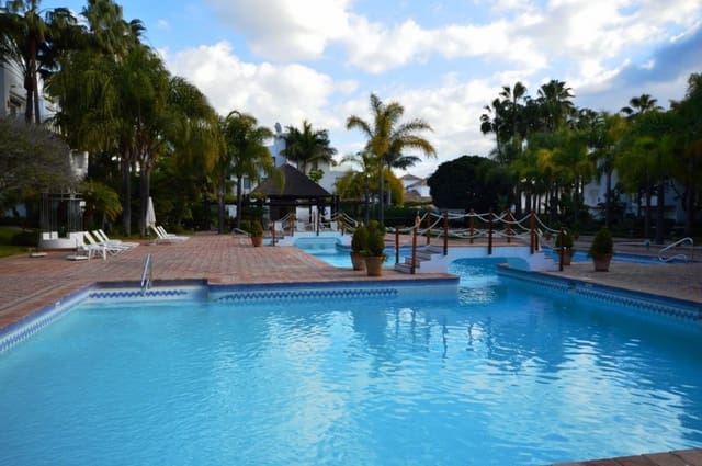 2 soveværelse Lejlighed til salg i Golden Mile, Marbella med swimmingpool garage - € 2.500.000 (Ref: 9507340)