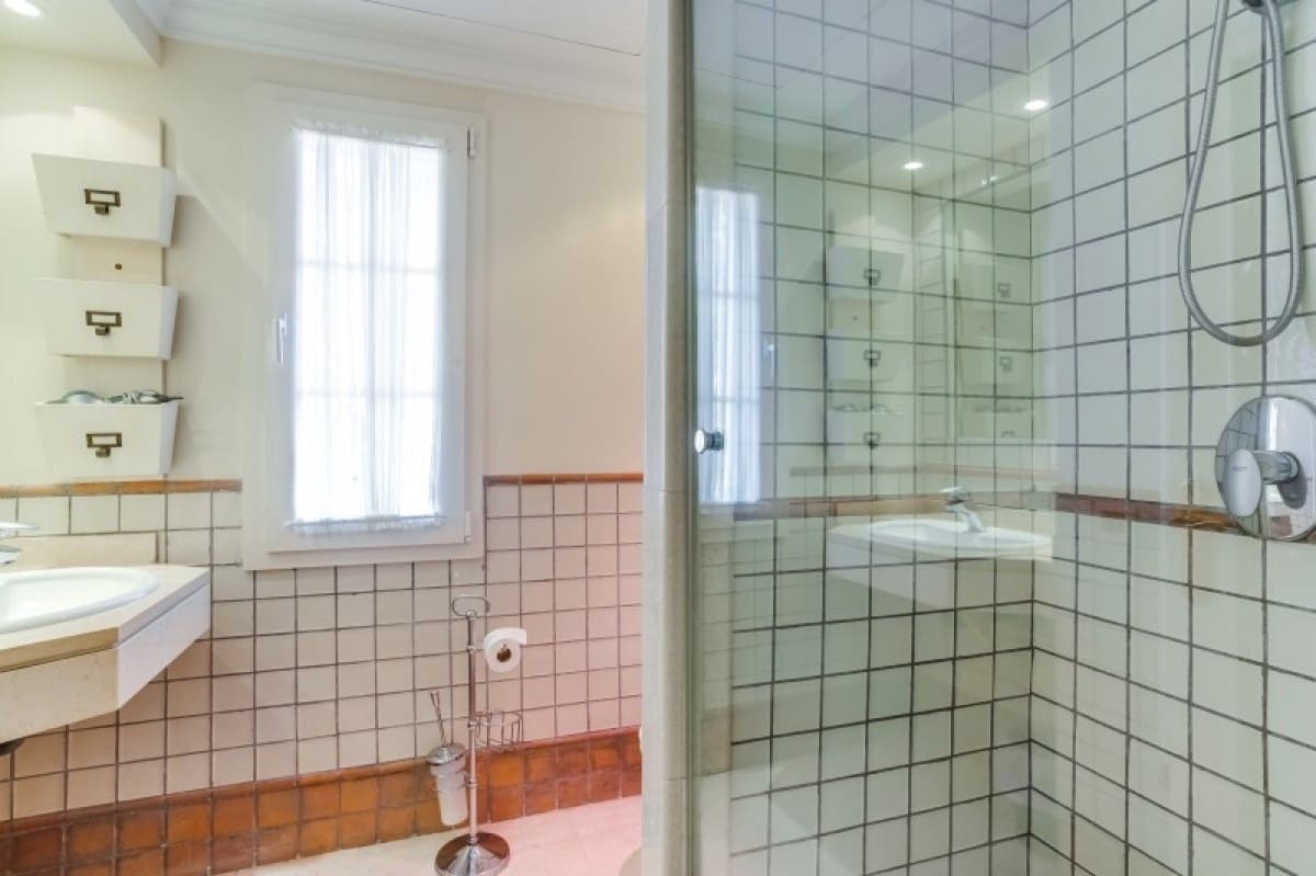 5 soveværelse Villa til salg i Marbella med swimmingpool garage - € 1.950.000 (Ref: 9507342)