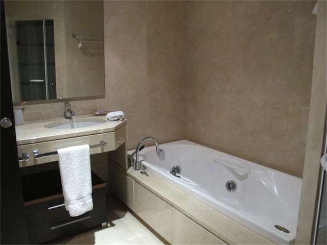 2 bedroom Apartment for sale in Marbella with pool garage - € 1,200,000 (Ref: 9507348)