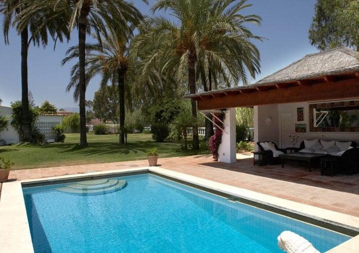 5 bedroom Villa for sale in Marbella with pool garage - € 3,200,000 (Ref: 9507349)