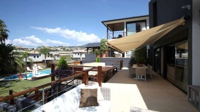 6 soverom Villa til salgs i Marbella med svømmebasseng garasje - € 3 200 000 (Ref: 9507350)