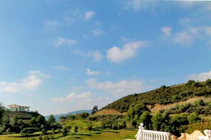 Chalet de 6 habitaciones en Benahavís en venta con piscina garaje - 3.195.000 € (Ref: 9507351)