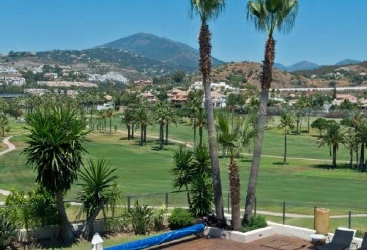 Chalet de 5 habitaciones en Marbella en venta con piscina garaje - 2.499.000 € (Ref: 9507355)