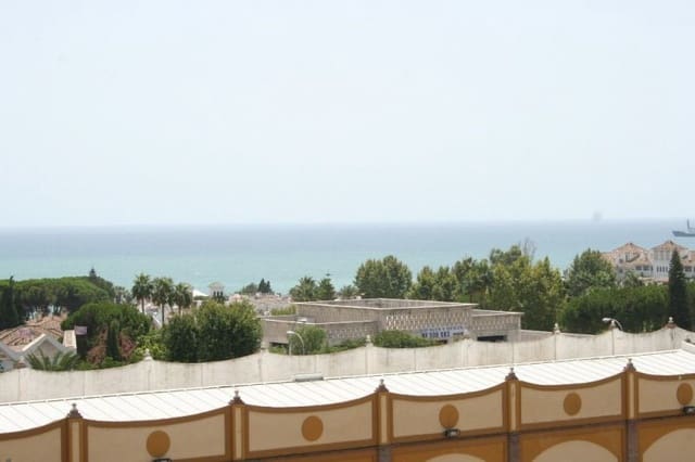 4 soveværelse Penthouse til salg i Golden Mile, Marbella med swimmingpool - € 473.000 (Ref: 9507357)