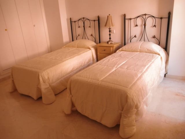 3 quarto Penthouse para venda em Marbella com piscina garagem - 349 000 € (Ref: 9507359)