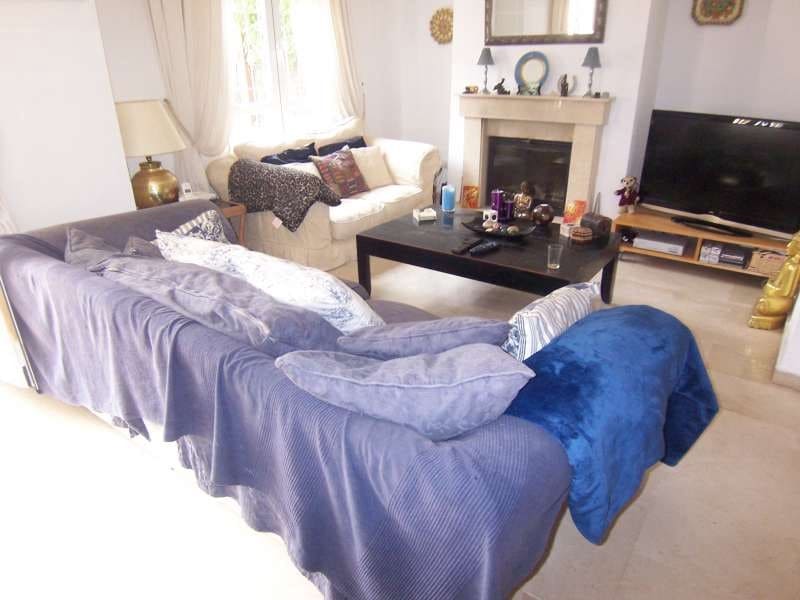 4 sypialnia Dom na sprzedaż w Nueva Andalucia z basenem garażem - 350 000 € (Ref: 9507361)