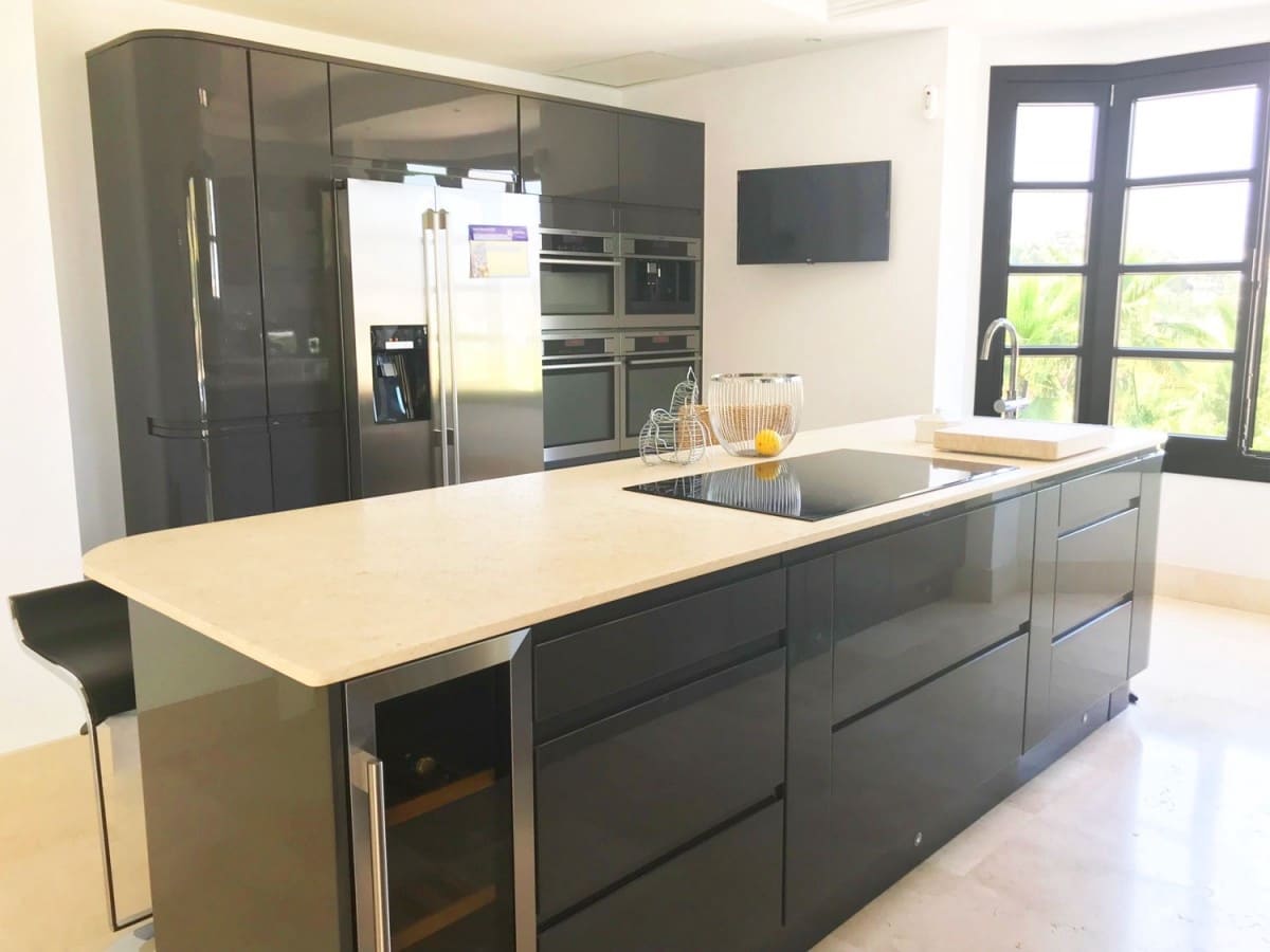 5 soverom Villa til salgs i Marbella med svømmebasseng garasje - € 2 350 000 (Ref: 9507380)