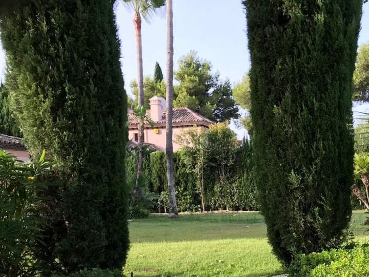 Building Plot for sale in Marbella - € 1,000,000 (Ref: 9507381)