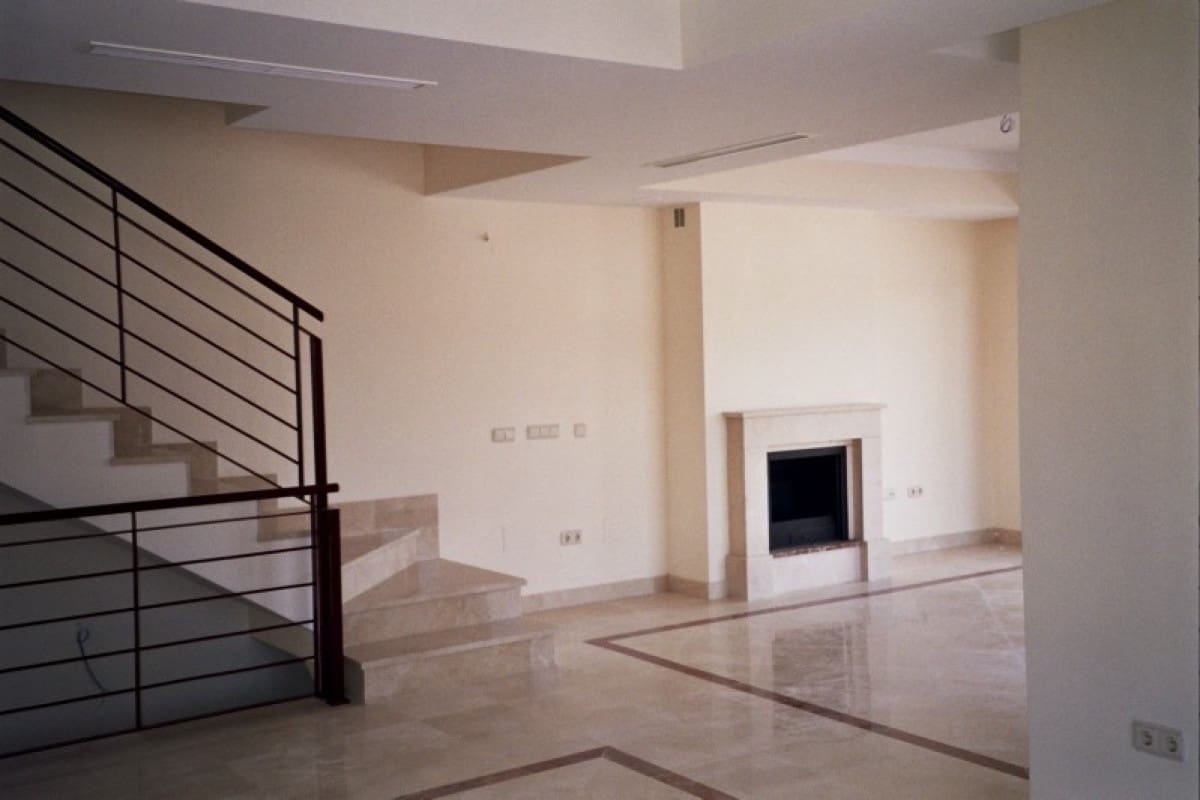 3 bedroom Townhouse for sale in Marbella with pool garage - € 530,000 (Ref: 9507383)