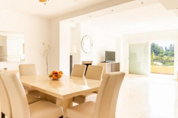 3 sovrum Takvåning till salu i San Pedro de Alcantara med pool garage - 349 000 € (Ref: 9507385)