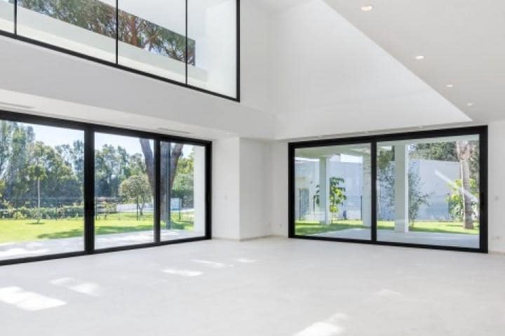 4 soveværelse Villa til salg i Estepona med swimmingpool garage - € 2.700.000 (Ref: 9507395)