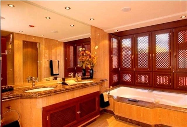 3 bedroom Apartment for sale in New Golden Mile, Estepona with pool - € 1,095,000 (Ref: 9507411)