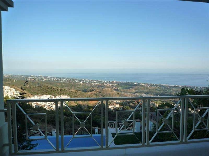 5 quarto Moradia para venda em Marbella com piscina garagem - 3 100 000 € (Ref: 9507415)