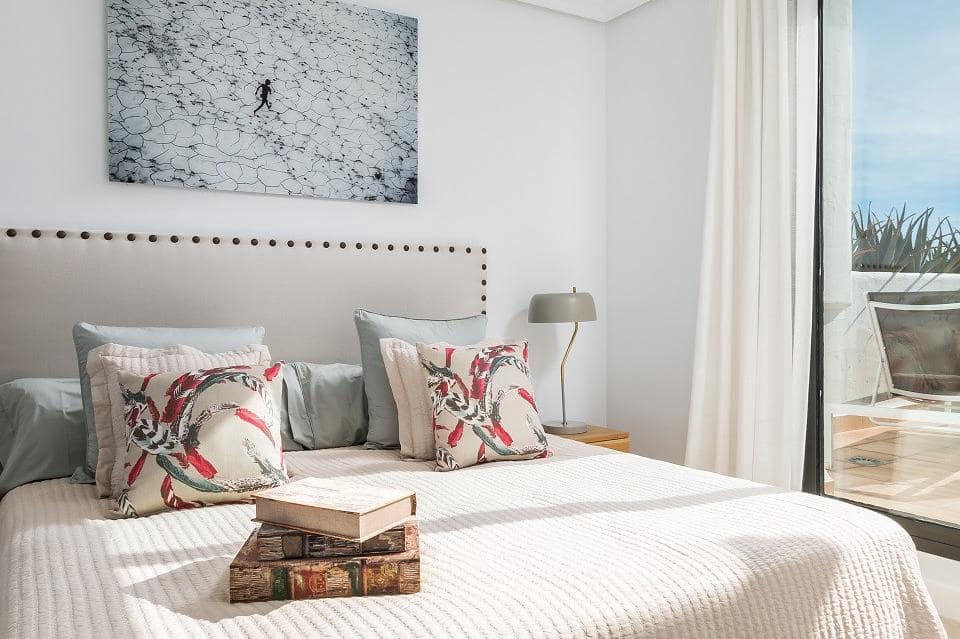 Ático de 2 habitaciones en Estepona en venta con piscina garaje - 282.000 € (Ref: 9507429)