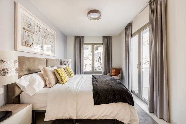 2 sypialnia Apartament na sprzedaż w Marbella z basenem garażem - 721 000 € (Ref: 9507440)